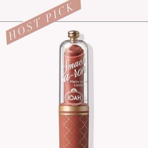 👉🏻HOST PICK👈🏻SMACK-A-RON Matte Velvet Lipstick